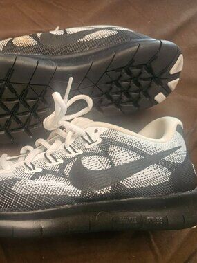 Nike Free RN 2017 Grey Black White Men’s Size 9 Sneakers Shoes 880839-002